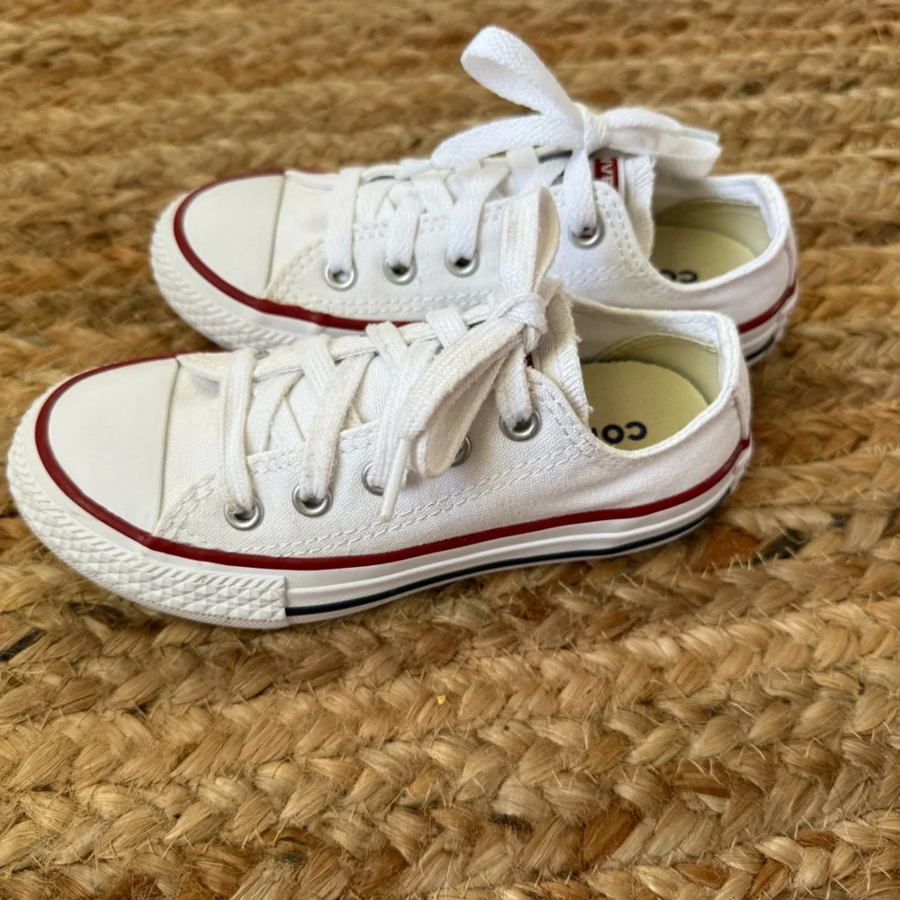 Converse All Star Little Kid Size 11 White Low Top Sneakers - Picture 1 of 8